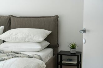 Oreillers d'hôtel offrant un confort exceptionnel pour des nuits de rêve