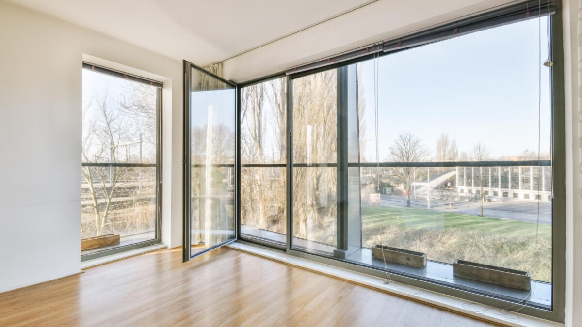 Pourquoi privilégier la menuiserie sur mesure pour rénover ou construire ?